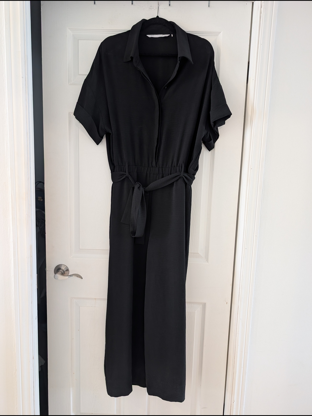 Black Collared Short-Sleeve Belted Jumpsuit Dress
